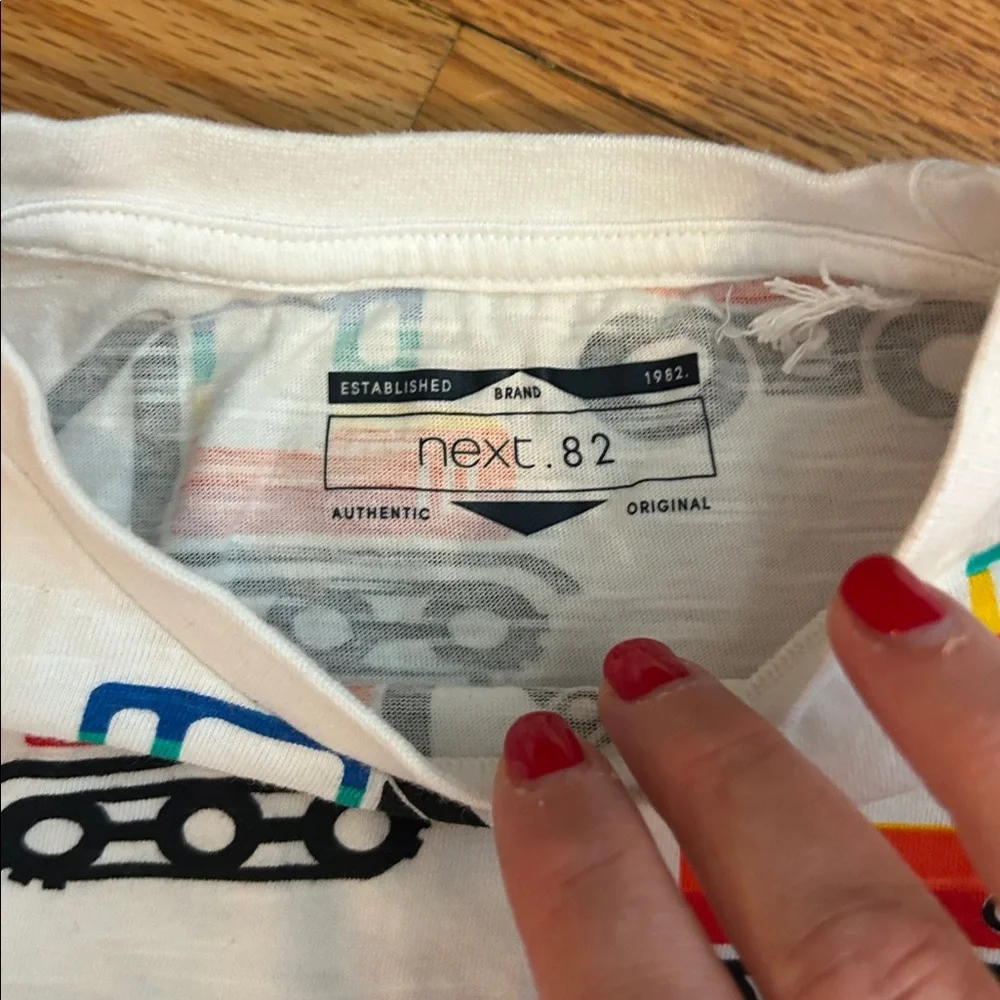 (2) NEXT long sleeve graphic tees - Picture 8 of 11